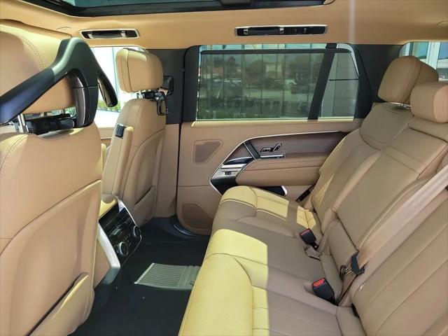 2026 Land Rover Range Rover P400 SE 7 Seat