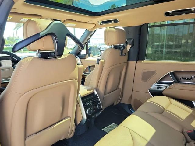 2026 Land Rover Range Rover P400 SE 7 Seat