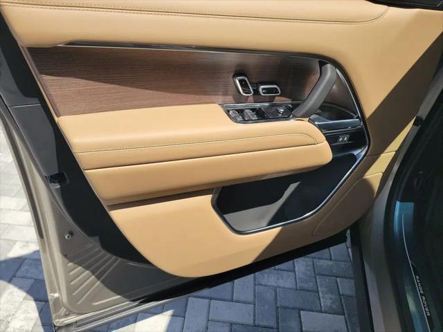 2026 Land Rover Range Rover P400 SE 7 Seat