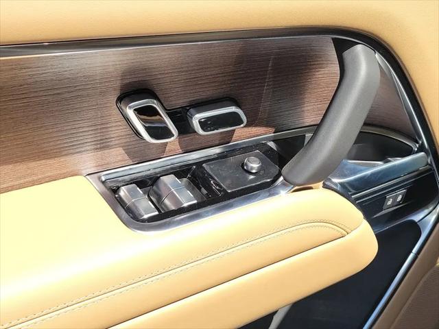 2026 Land Rover Range Rover P400 SE 7 Seat