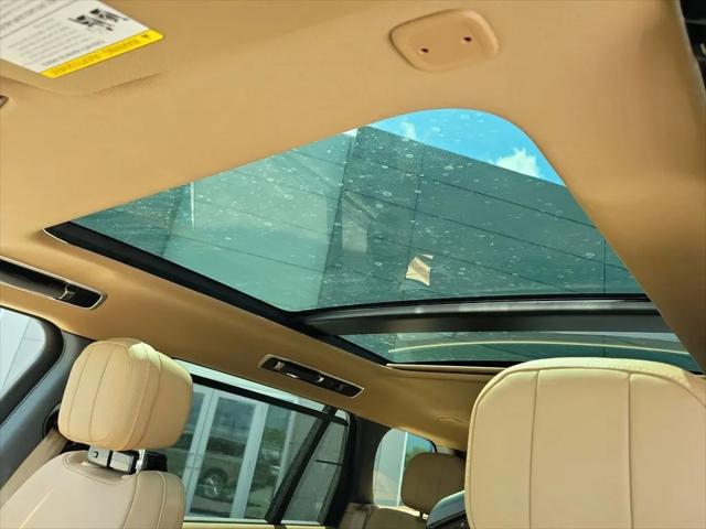 2026 Land Rover Range Rover P400 SE 7 Seat