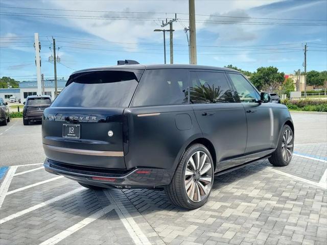 2026 Land Rover Range Rover P615 SV