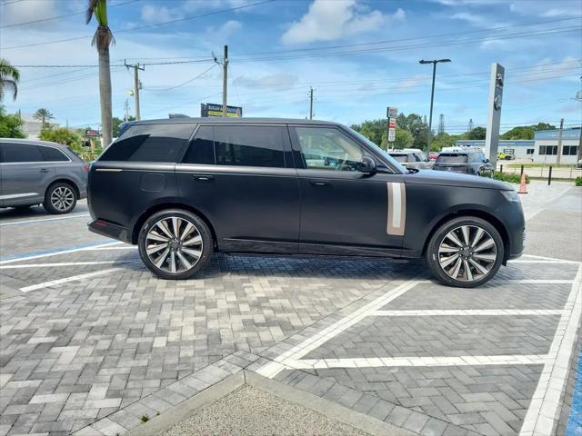 2026 Land Rover Range Rover P615 SV