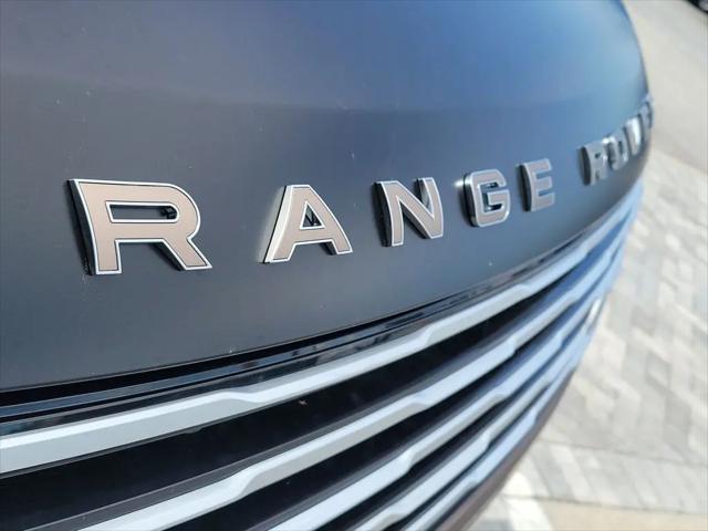 2026 Land Rover Range Rover P615 SV