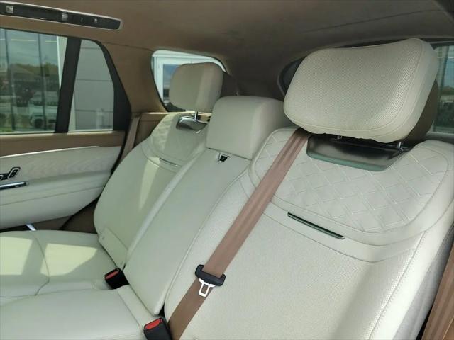2026 Land Rover Range Rover P615 SV