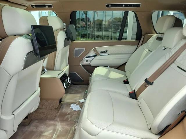 2026 Land Rover Range Rover P615 SV
