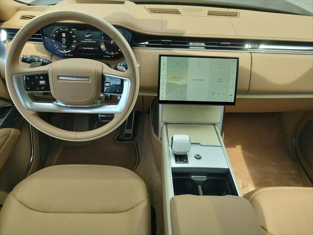 2026 Land Rover Range Rover P615 SV