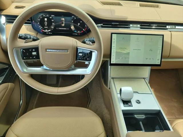 2026 Land Rover Range Rover P615 SV