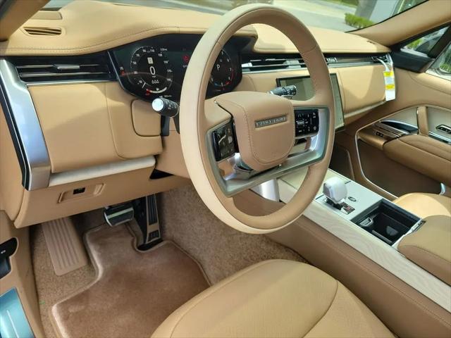 2026 Land Rover Range Rover P615 SV