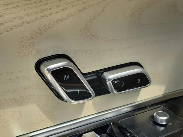 2026 Land Rover Range Rover P615 SV
