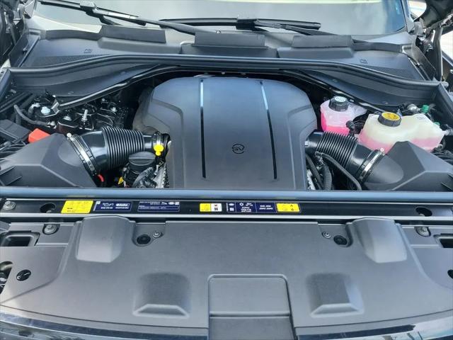 2026 Land Rover Range Rover P615 SV