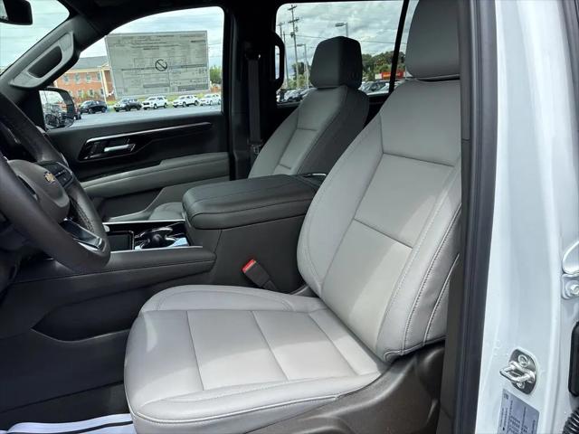2026 Chevrolet Suburban LT, 4WD