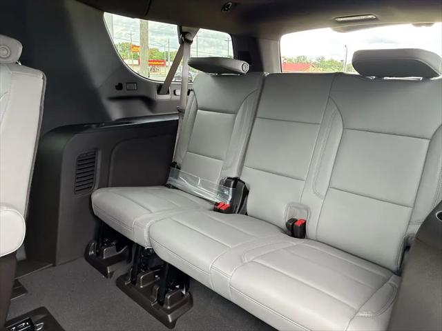 2026 Chevrolet Suburban LT, 4WD