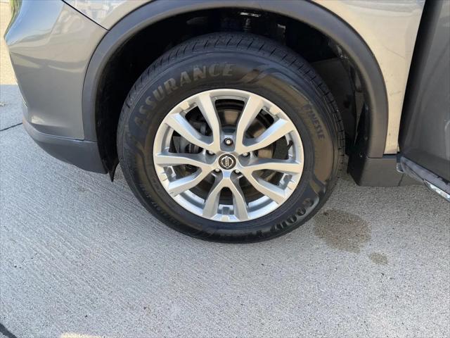 2017 Nissan Rogue SL