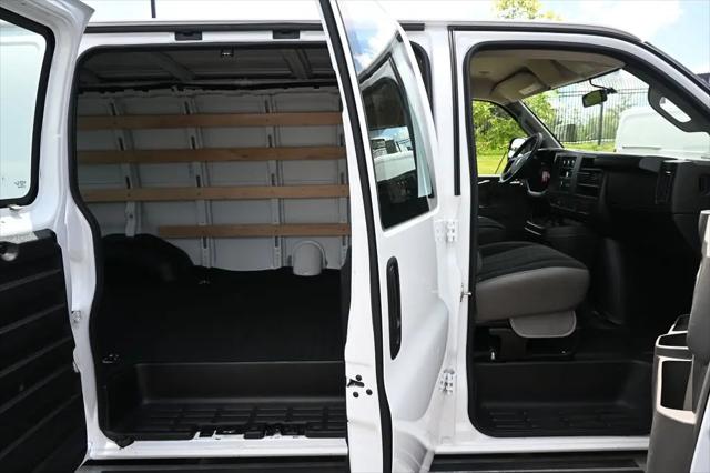 2025 Chevrolet Express Cargo Van RWD 2500 Regular Wheelbase WT