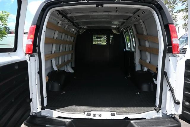 2025 Chevrolet Express Cargo Van RWD 2500 Regular Wheelbase WT