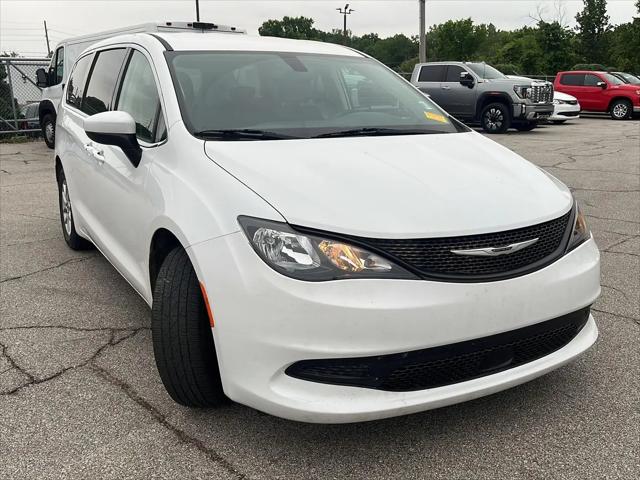 2022 Chrysler Voyager LX
