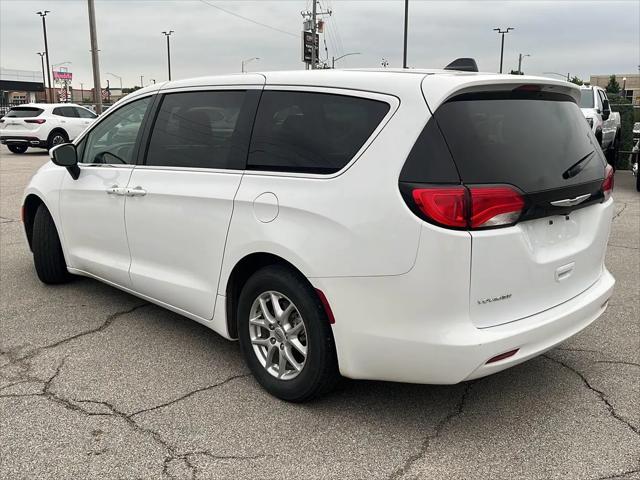 2022 Chrysler Voyager LX
