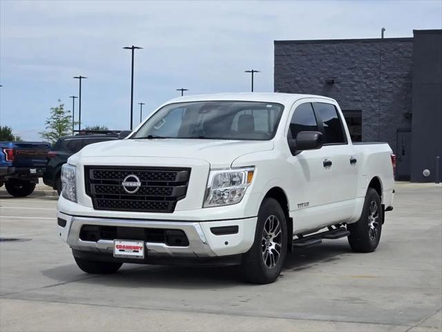 2023 Nissan Titan Crew Cab SV 4x2