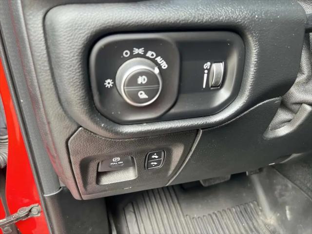 2020 Ram 1500 Big Horn Crew Cab 4x4 5'7" Box