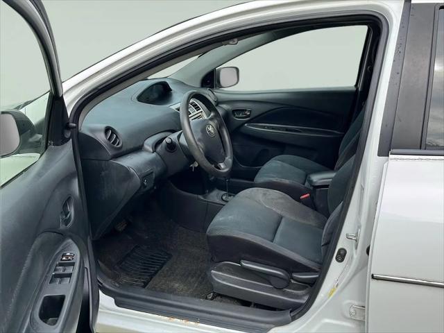 2012 Toyota Yaris Standard