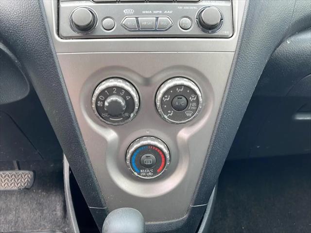 2012 Toyota Yaris Standard