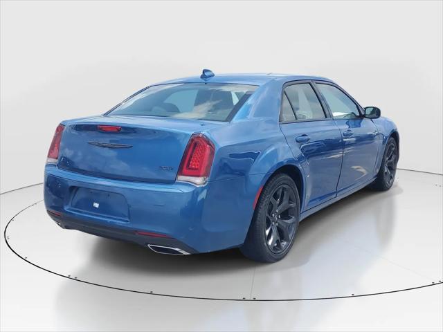 2022 Chrysler 300 Touring