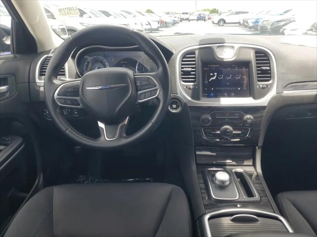 2022 Chrysler 300 Touring
