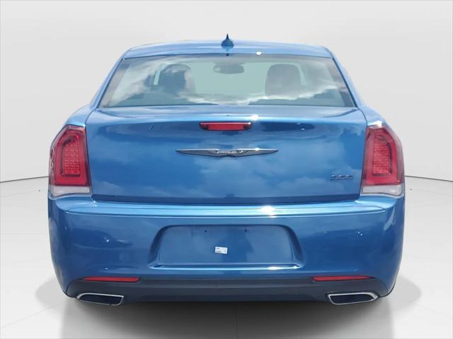 2022 Chrysler 300 Touring