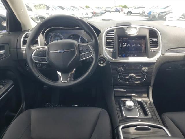 2022 Chrysler 300 Touring