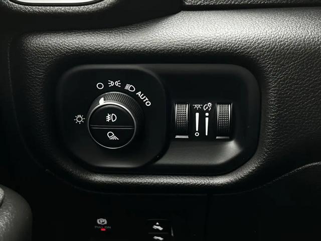 2025 Ram 1500 Lone Star Crew Cab 4x4 5'7" Box