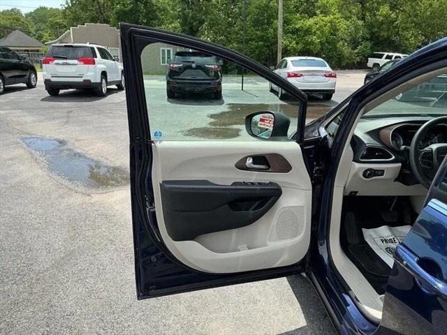 2017 Chrysler Pacifica Touring