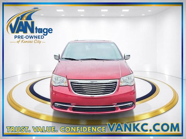 2016 Chrysler Town & Country Touring-L Anniversary Edition