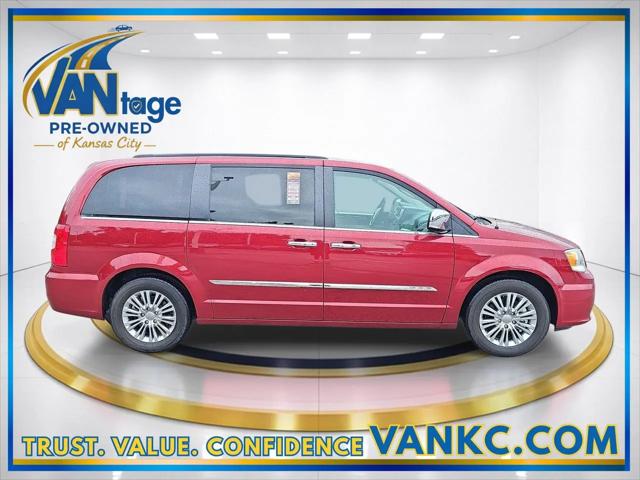 2016 Chrysler Town & Country Touring-L Anniversary Edition