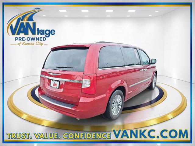 2016 Chrysler Town & Country Touring-L Anniversary Edition
