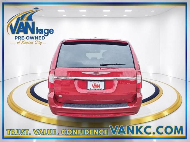 2016 Chrysler Town & Country Touring-L Anniversary Edition