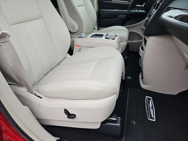 2016 Chrysler Town & Country Touring-L Anniversary Edition