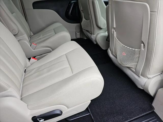 2016 Chrysler Town & Country Touring-L Anniversary Edition