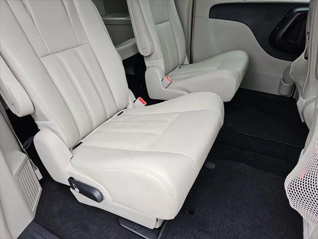 2016 Chrysler Town & Country Touring-L Anniversary Edition