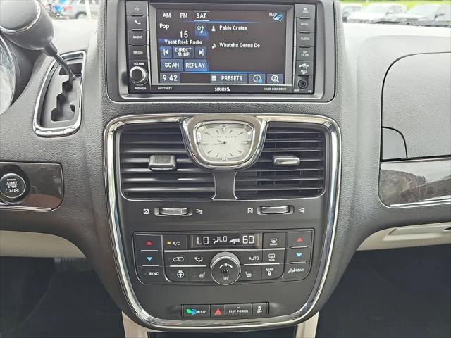 2016 Chrysler Town & Country Touring-L Anniversary Edition