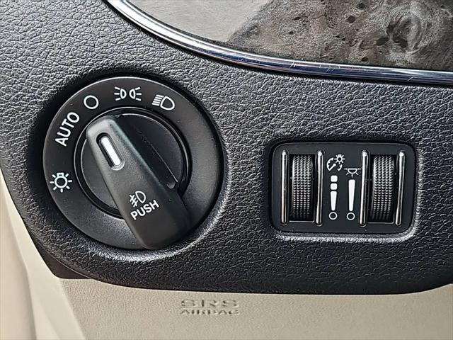 2016 Chrysler Town & Country Touring-L Anniversary Edition