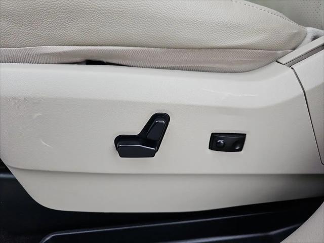 2016 Chrysler Town & Country Touring-L Anniversary Edition