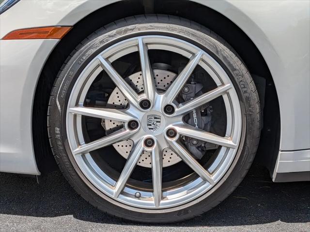2021 Porsche 911 Carrera