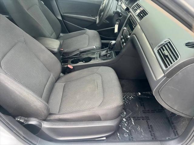 2013 Volkswagen Passat 2.5L S