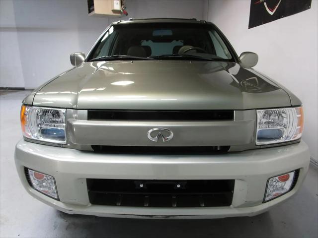 2002 INFINITI QX4 Luxury