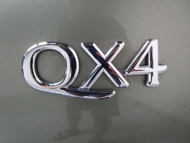 2002 INFINITI QX4 Luxury
