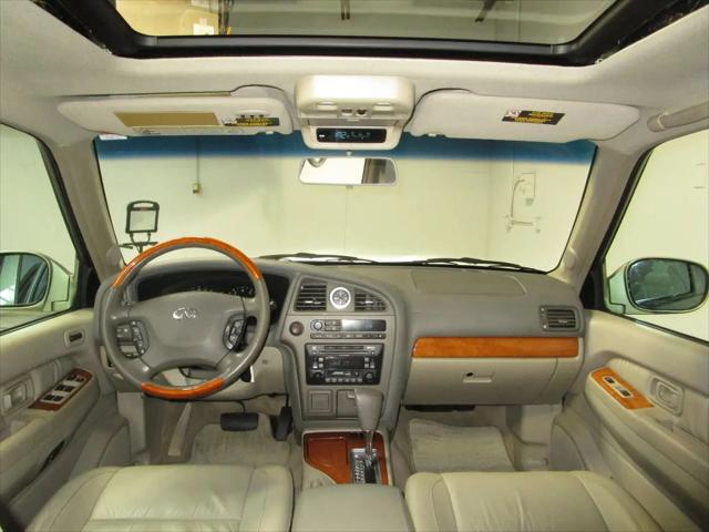 2002 INFINITI QX4 Luxury