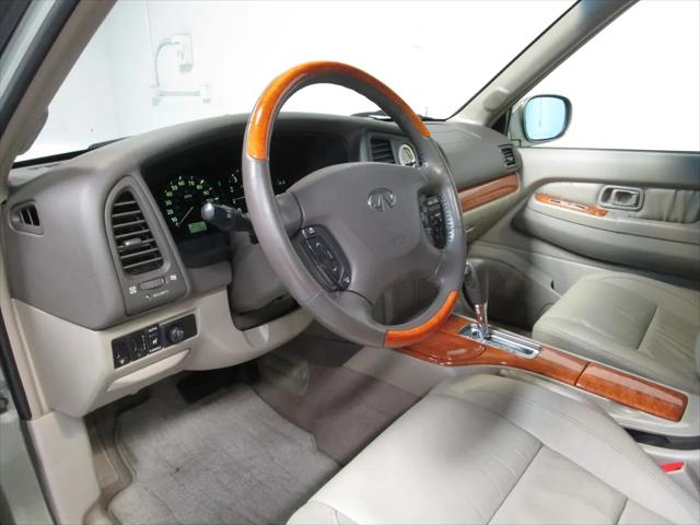 2002 INFINITI QX4 Luxury