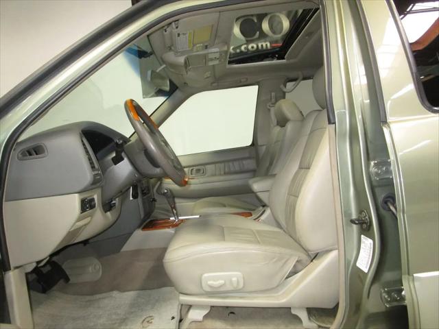 2002 INFINITI QX4 Luxury