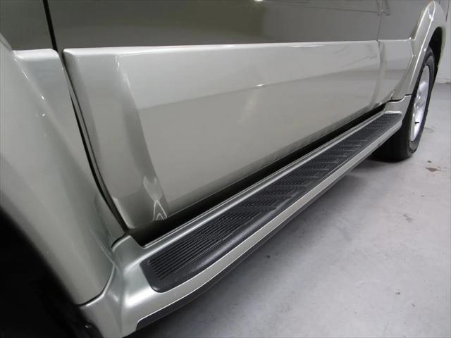 2002 INFINITI QX4 Luxury